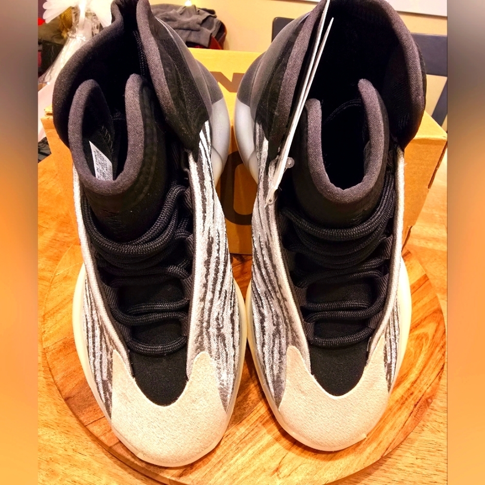 ADIDAS ♡YEEZY♡ QNTM